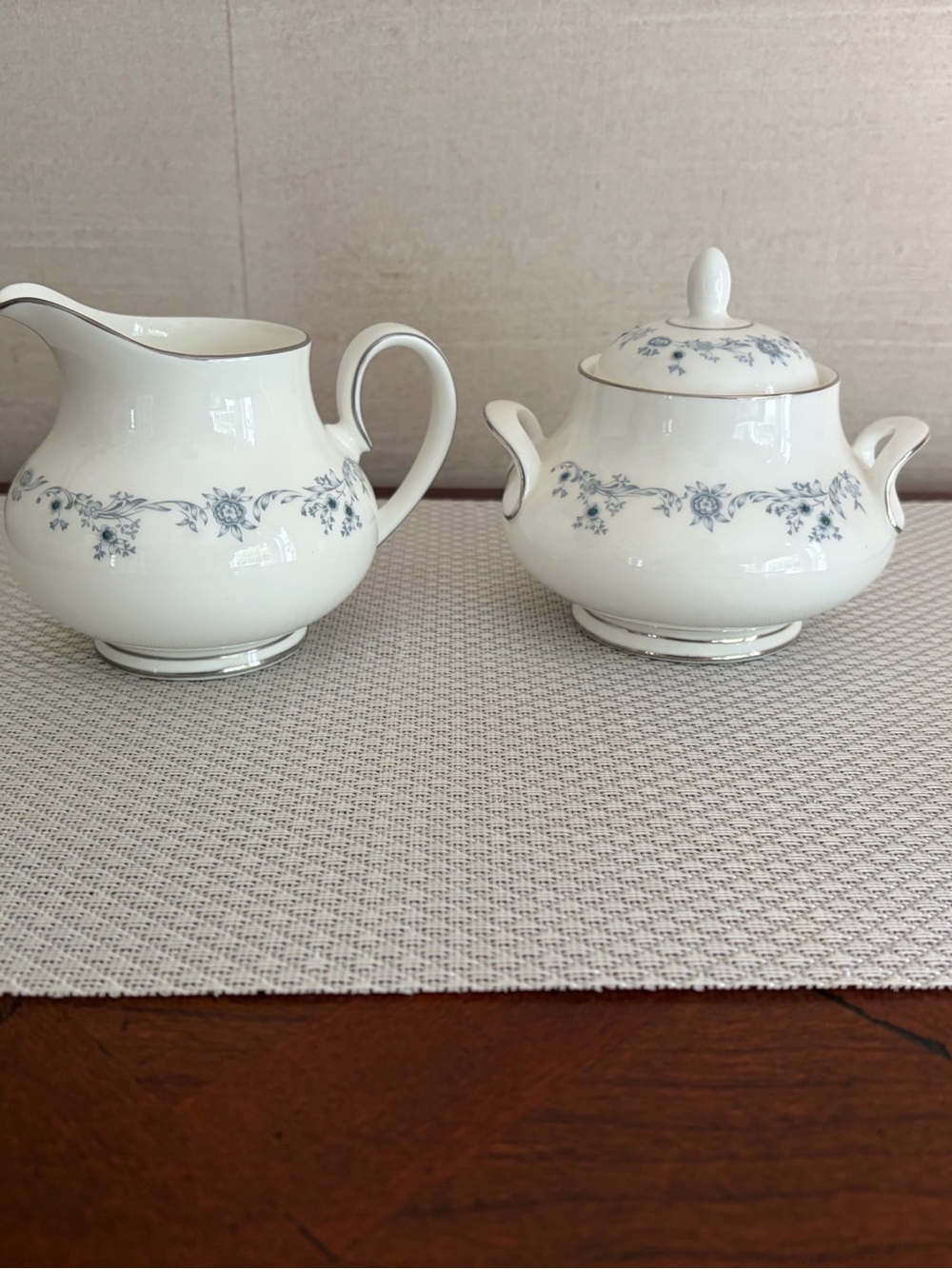 Royal Doulton Angelique Fine Bone China Sugar Bowl & Creamer ,England H 4997